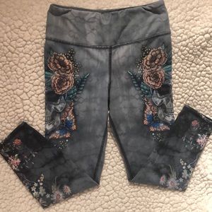 EVCR Skull and Flower Print Legging Capri S